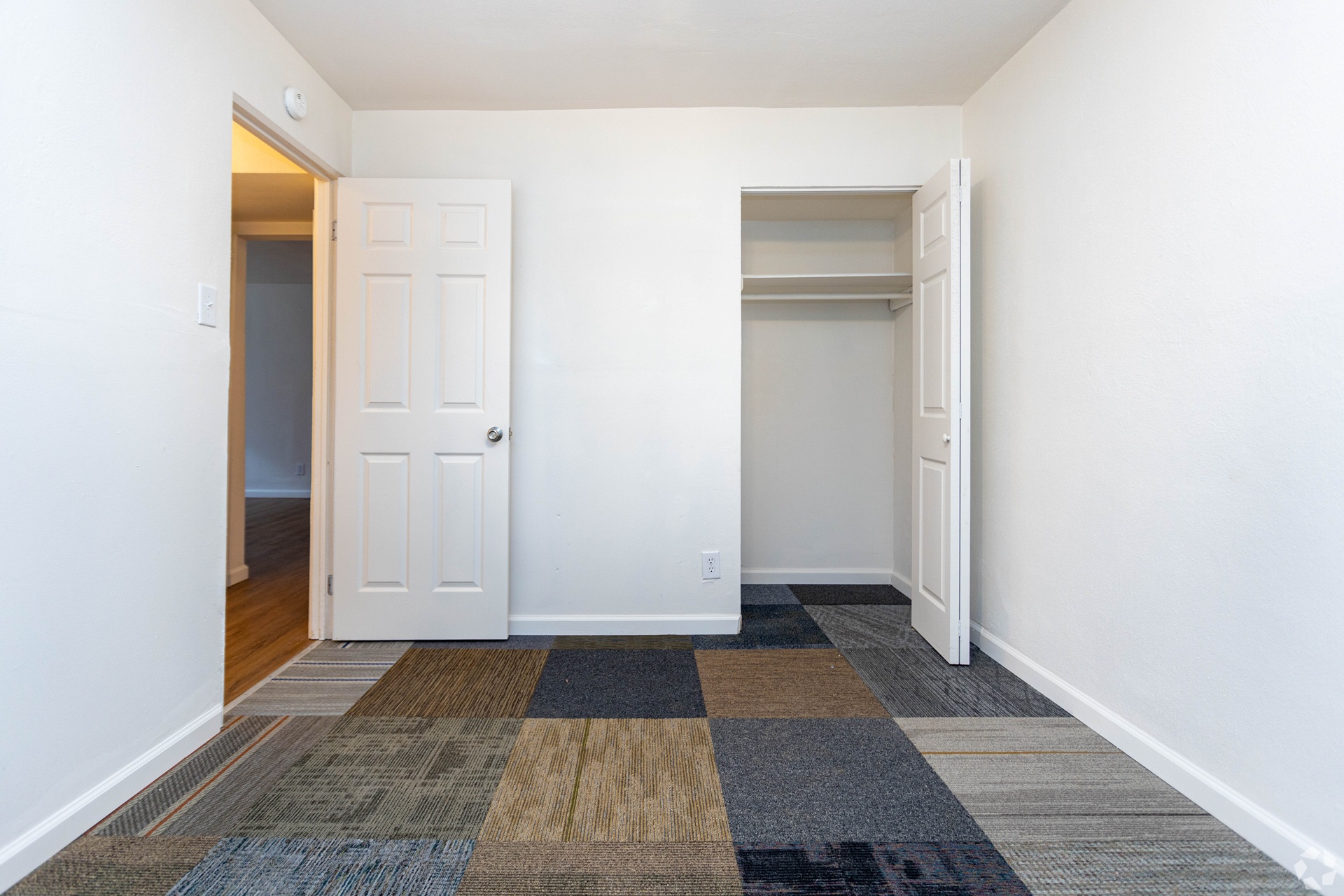 Springwood Apartments living room in Saint Louis Missouri