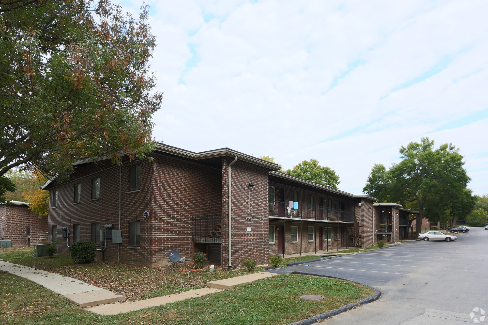Springwood Apartments exterior in Saint Louis, MO