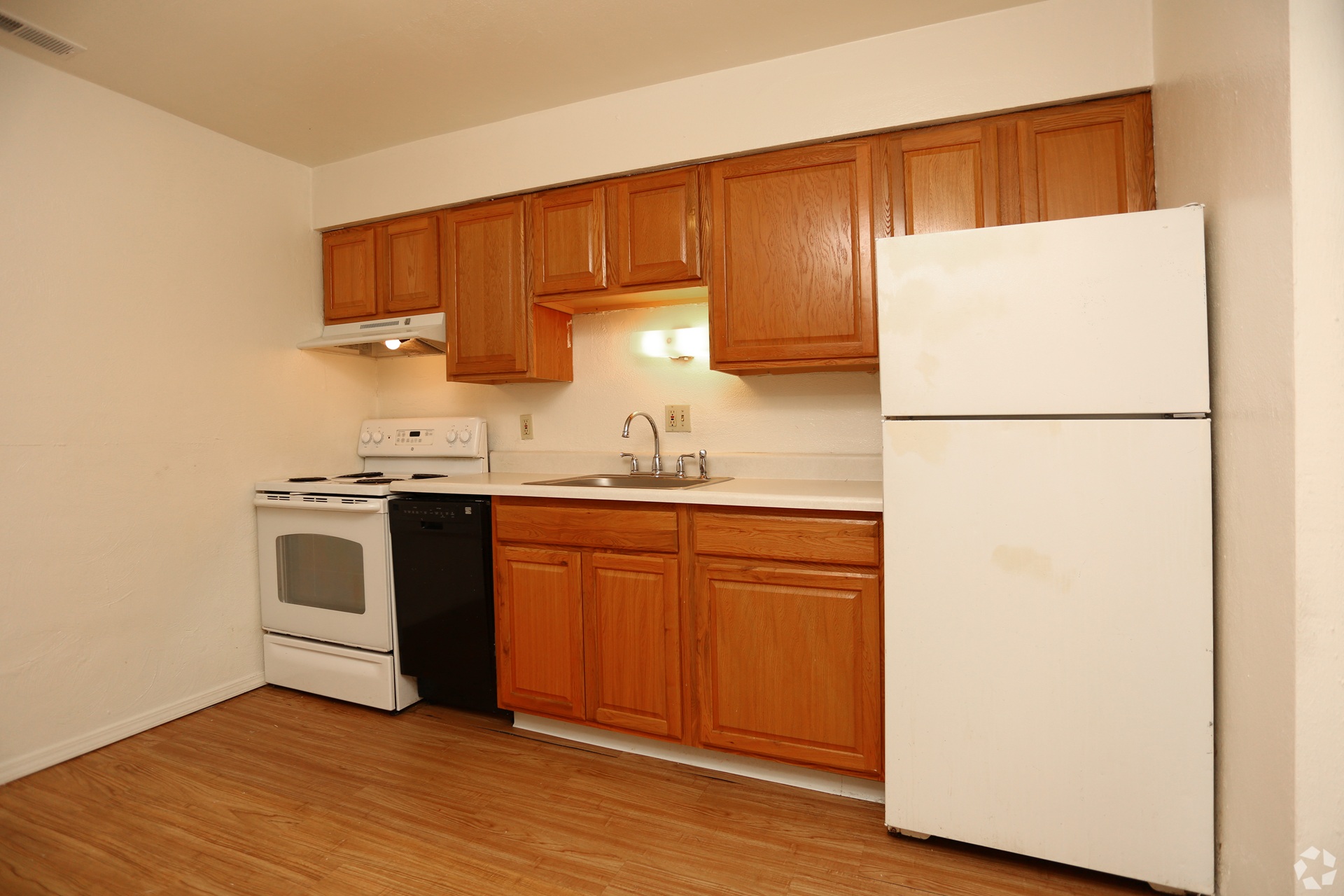 Springwood Apartments kitchen in Saint Louis, MO